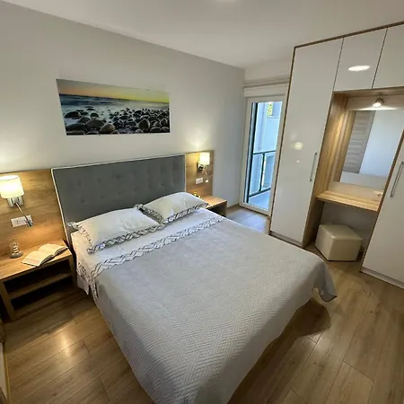 Apartment Ante